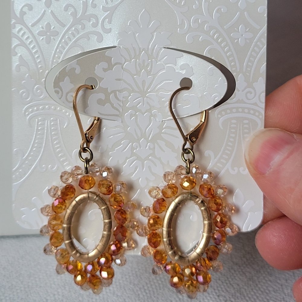 5/$25💎 Iridescent Gold & Orange Beaded Earrings